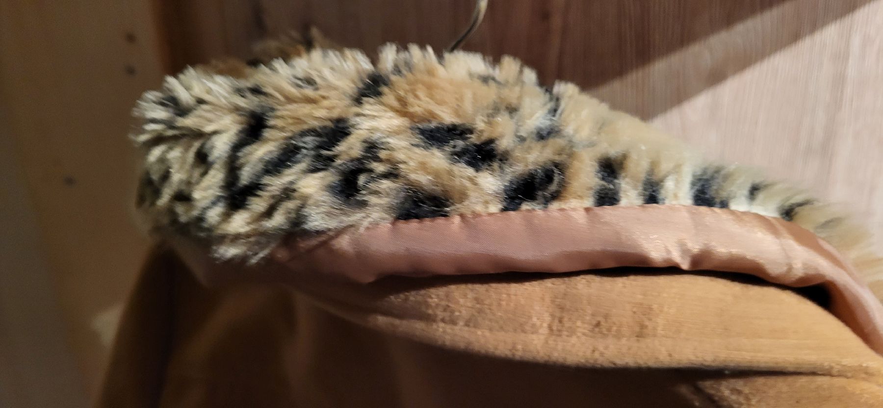 Giacche: Chicorée Damenjacke, Gr. S, mit Leopardenmuster – Usato da Konolfingen venduto da Bio-suisse 1