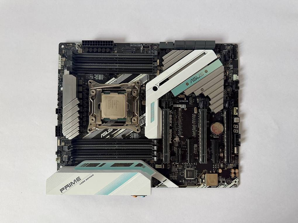 Schede madri: Asus Prime X299-A + Intel Core i7-7820X 8-Core Bundle – Usato da Bazenheid venduto da ced_5qnv