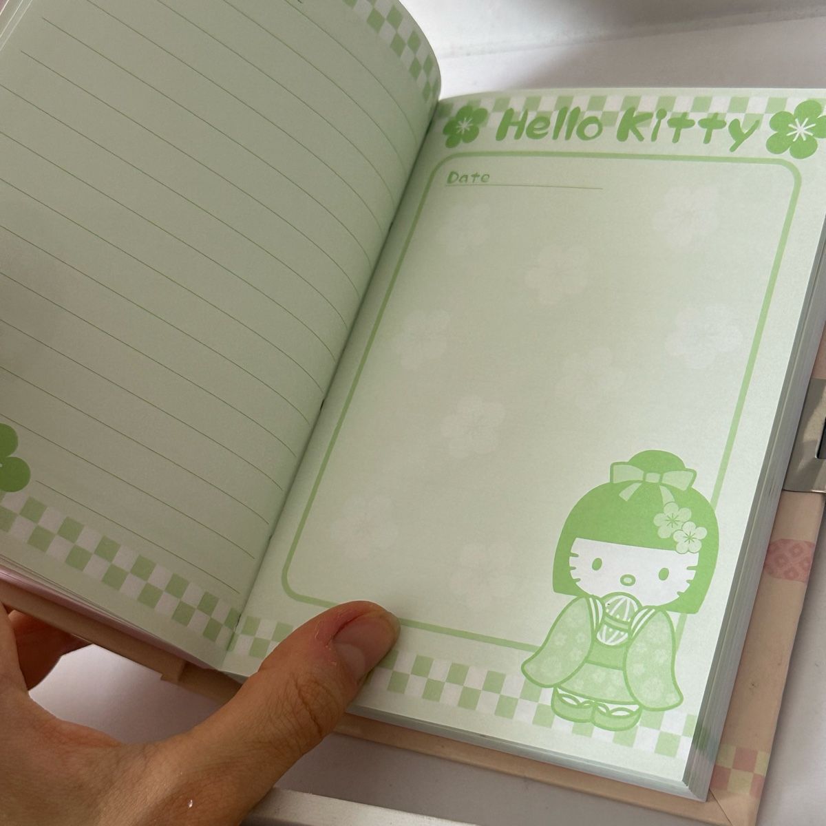 Hello Kitty Blocs de correspondance: CARNET HELLO KITTY JAPONAIS 2010 AVEC CADENAS – D'occasion à Givisiez par dor_xb9k 3
