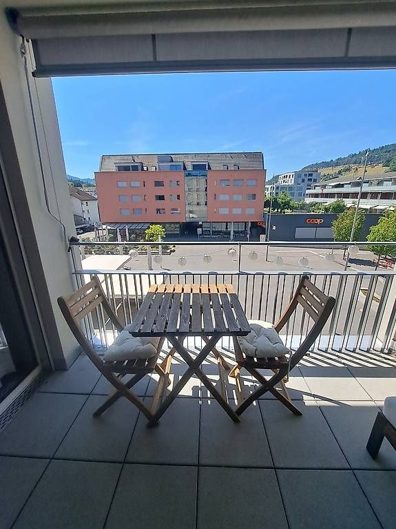 Tischset: Bistro-Set Tisch und zwei Stühle – Gebraucht aus Malters von FuchsO 2
