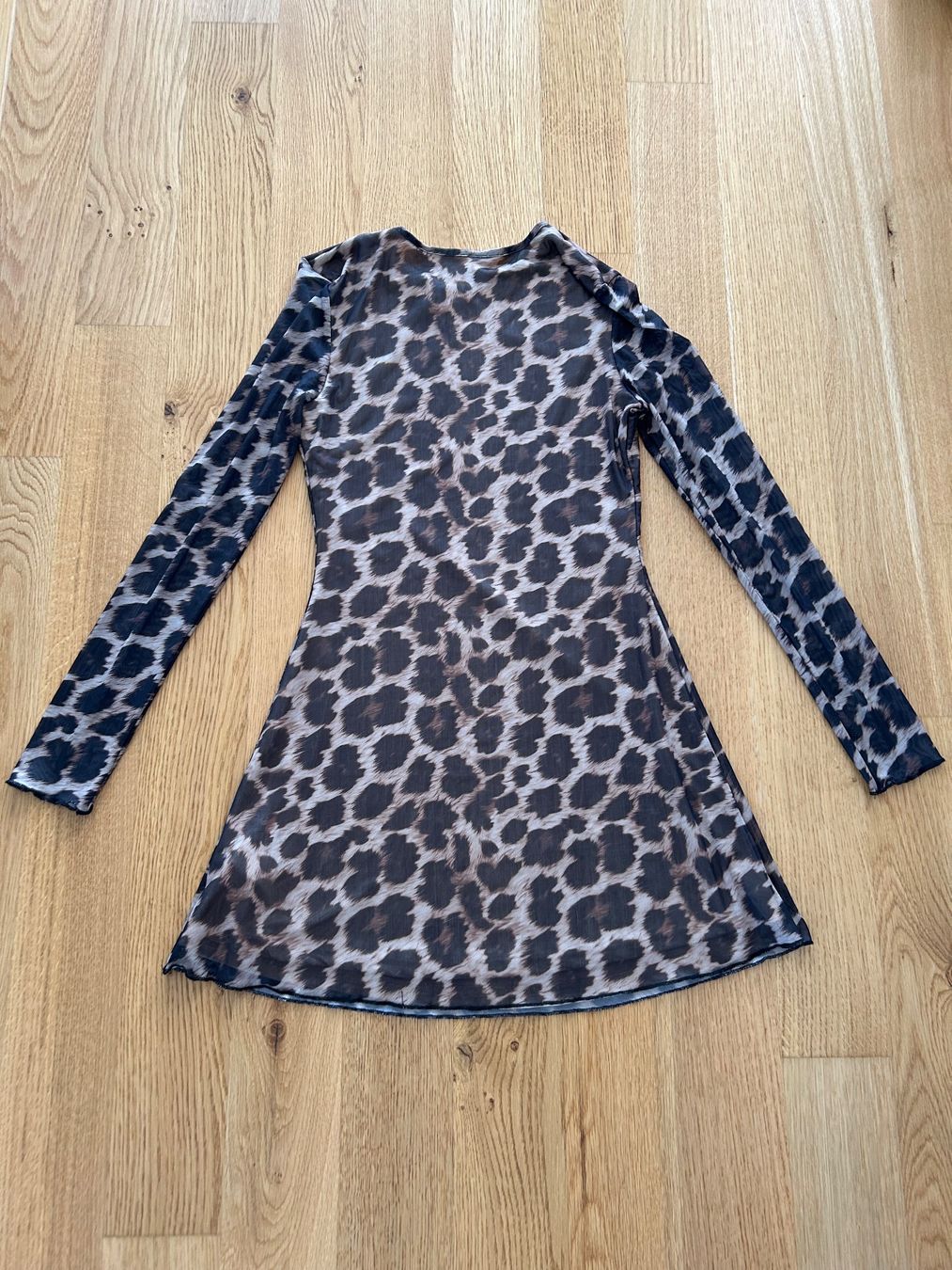 Shein Vestiti: Leopardenmuster Kleid, Gr. S – Usato da Altenrhein venduto da _6sbw 1