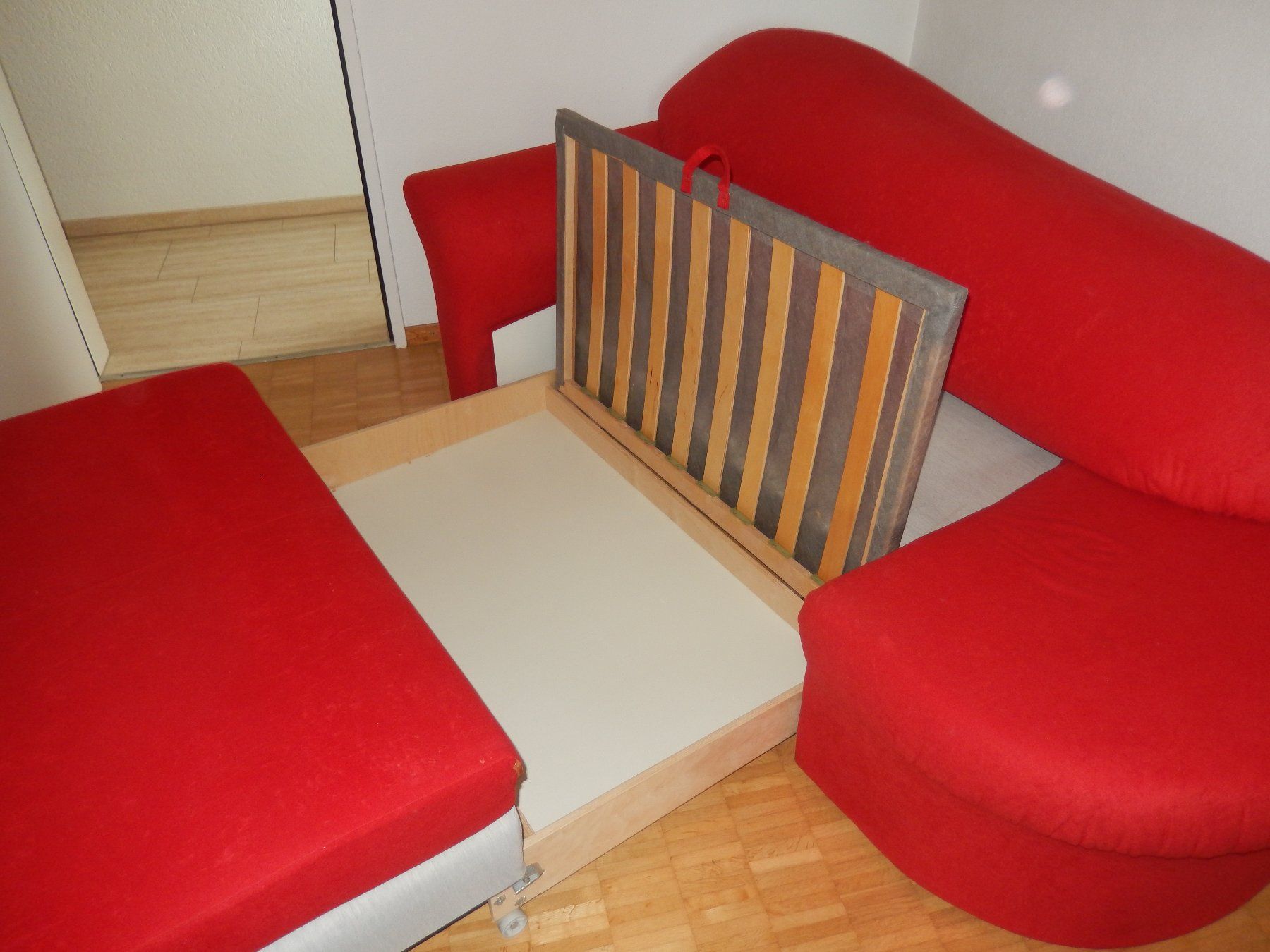Sofas: Rotes Bettsofa – D'occasion à Ramsen par Sofra02 3