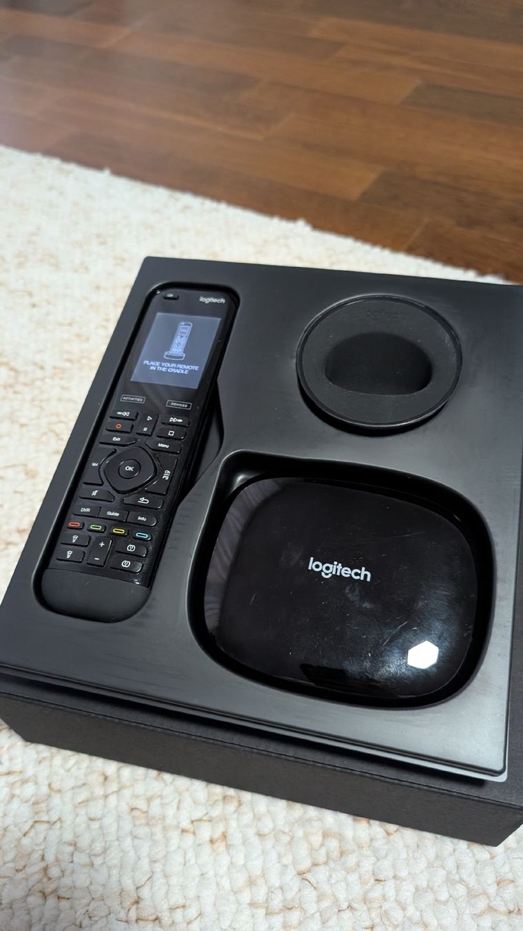 Logitech Fernbedienungen: Logitech Harmony Elite Universalfernbedienung – Gebraucht aus Dietikon von b.pierre 2