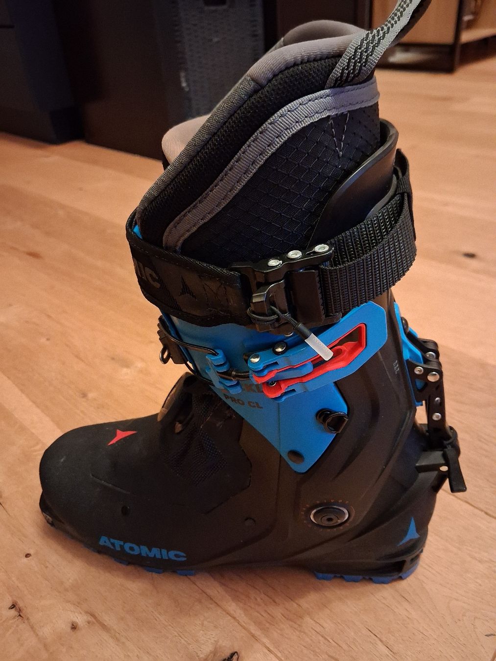 Atomic Scarpe da uomo: Chaussures de ski de randonnée Atomic Backland – Usato da Formangueires venduto da jon_z6vc 1