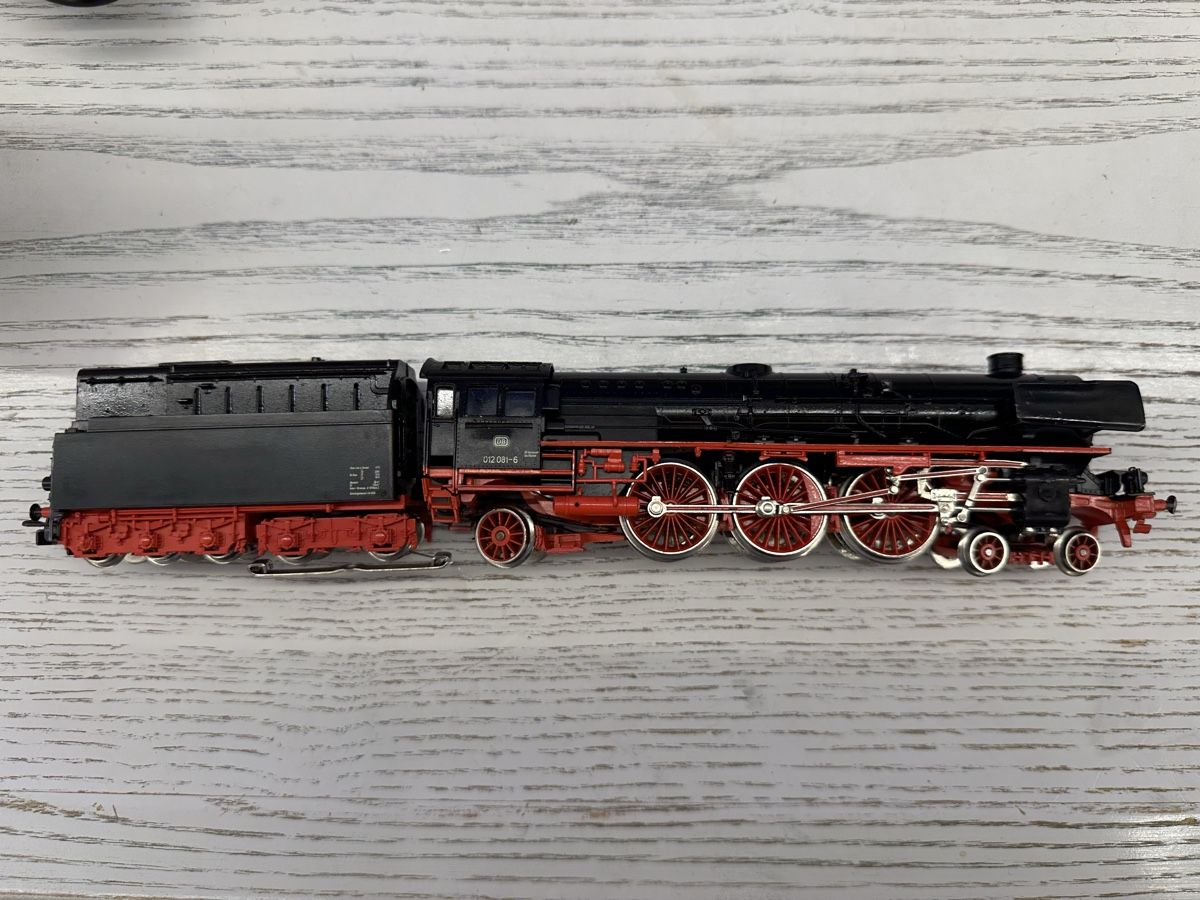 Märklin Modellini di ferrovie: Märklin 3310 DB BR 012  – Usato da Lupsingen venduto da New-Haven 3