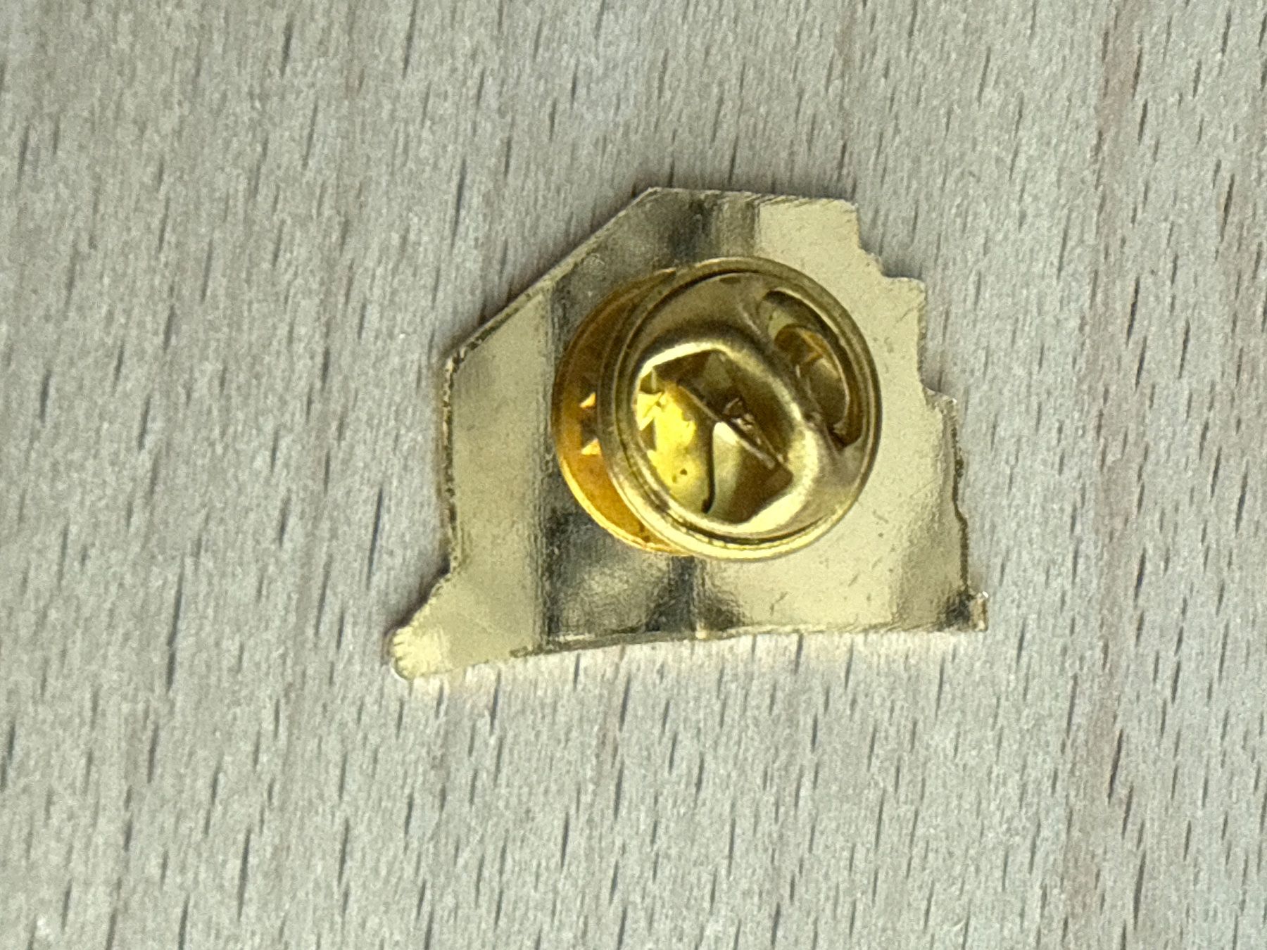 Plaketten & Abzeichen: Pin Sugus – Gebraucht aus Glattbrugg von Schweigmatt 1