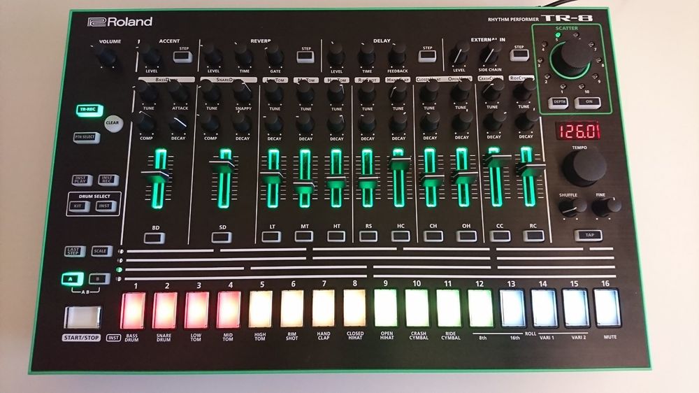 Roland TR8 (inkl. 7x7TR8 Expansion) Kaufen auf Ricardo