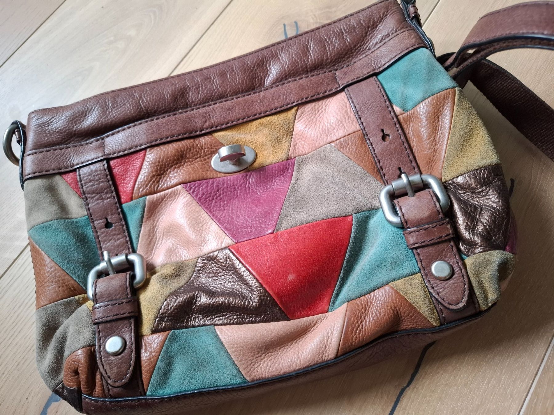 Fossil Sacs femmes: Fossil Maddox Ledertasche, Patchwork Design – D'occasion à Jenins par kunzli88 2