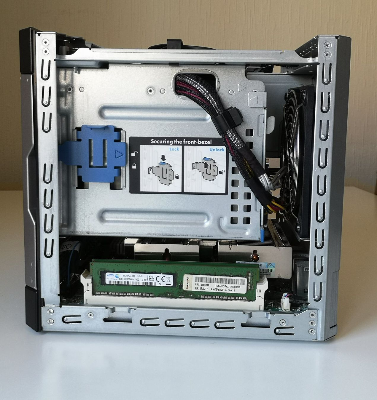 Hewlett Packard Server: HP ProLiant MicroServer Gen8 16GB – Gebraucht aus Lausanne von Conradind 3