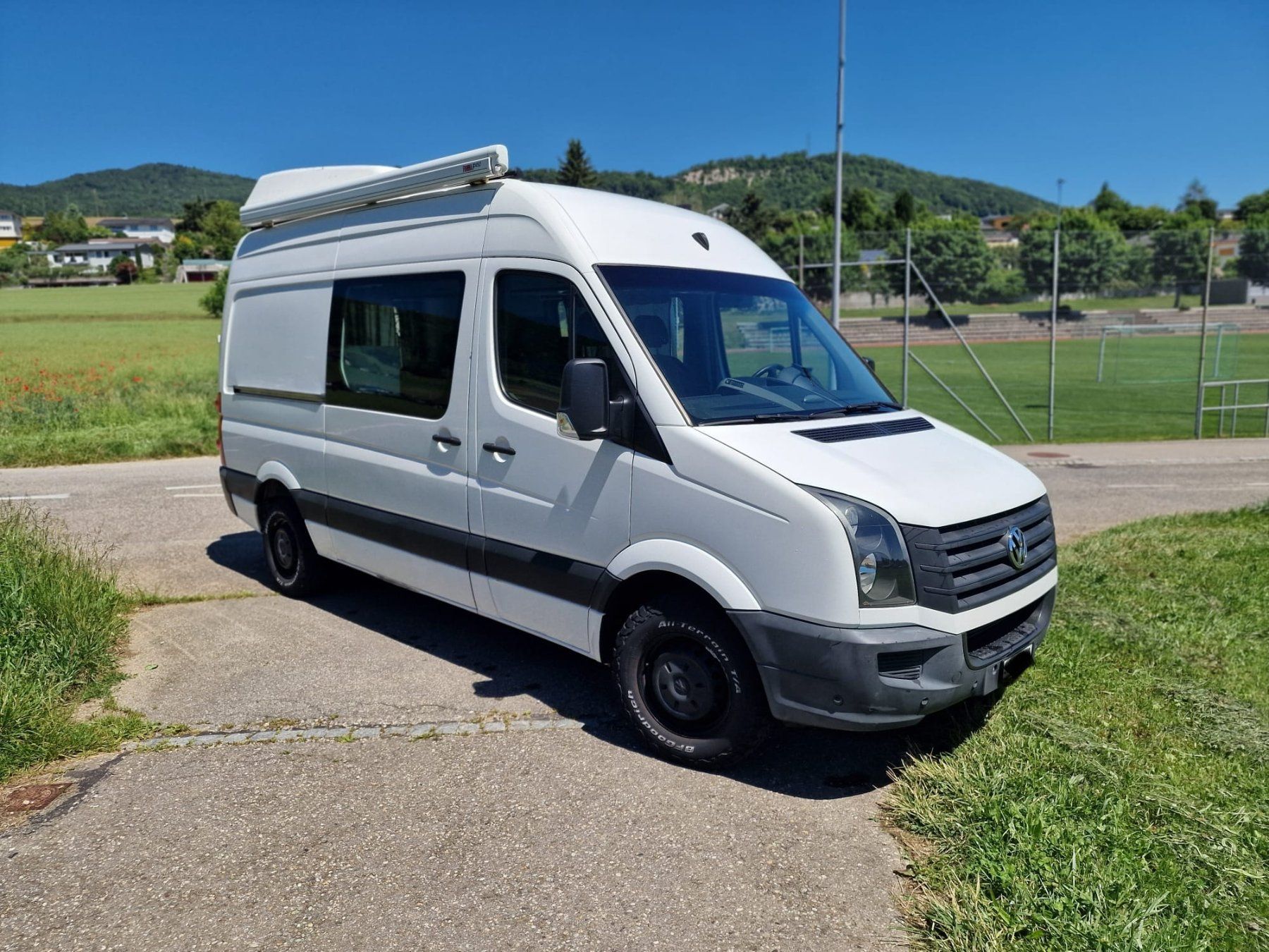 VW Véhicules de camping: VW Crafter VAN – D'occasion à Lostorf par Mat_yh7n