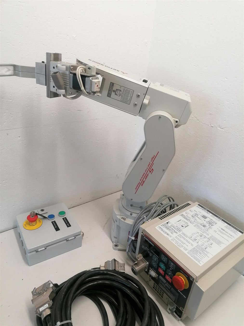 Tutte le macchine: Roboter- Mitsubishi RV-2SDB-S15 komplett – Usato da Niederdorf venduto da LeptonAG_Labor 3