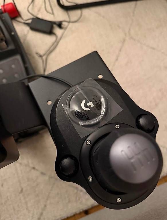 Logitech Console: Kit LOGITECH G923 + Support volant pliable – Nuovo (secondo la descrizione) da Thônex venduto da dat_5srn 1