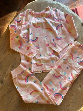 Schönes Pyjama Gr. 98, Neu