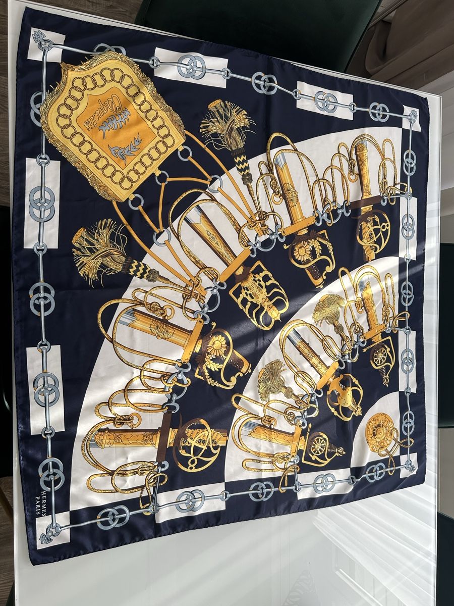 Foulard & Sciarpe: Hermes Cliquetis – Usato da Liestal venduto da Htop