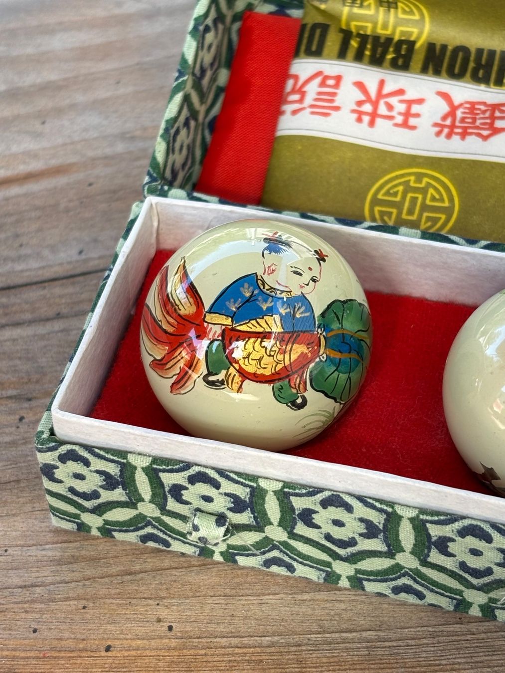 Dispositivi per massaggi: Chinesische Klangkugeln mit Box – Usato da Würenlos venduto da Ashley24 1