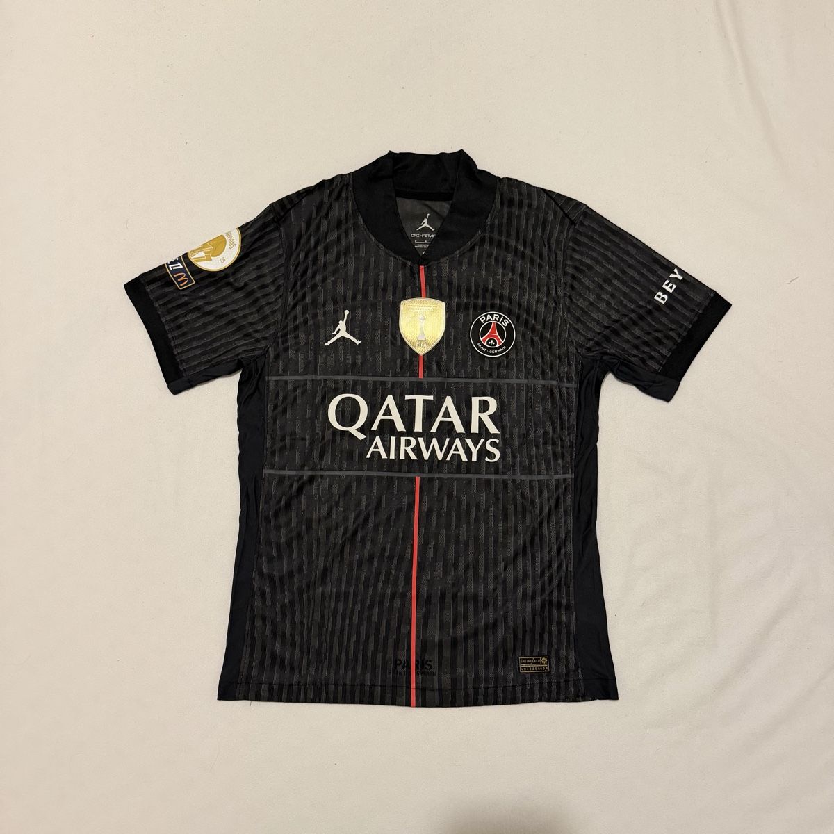 Jordan Maillots de corps & Pantalons: Paris Saint-Germain 2025/26 Stadium 4e tenue – Neuf (Voir description) à Chavannes-près-Renens par ale_nbm2