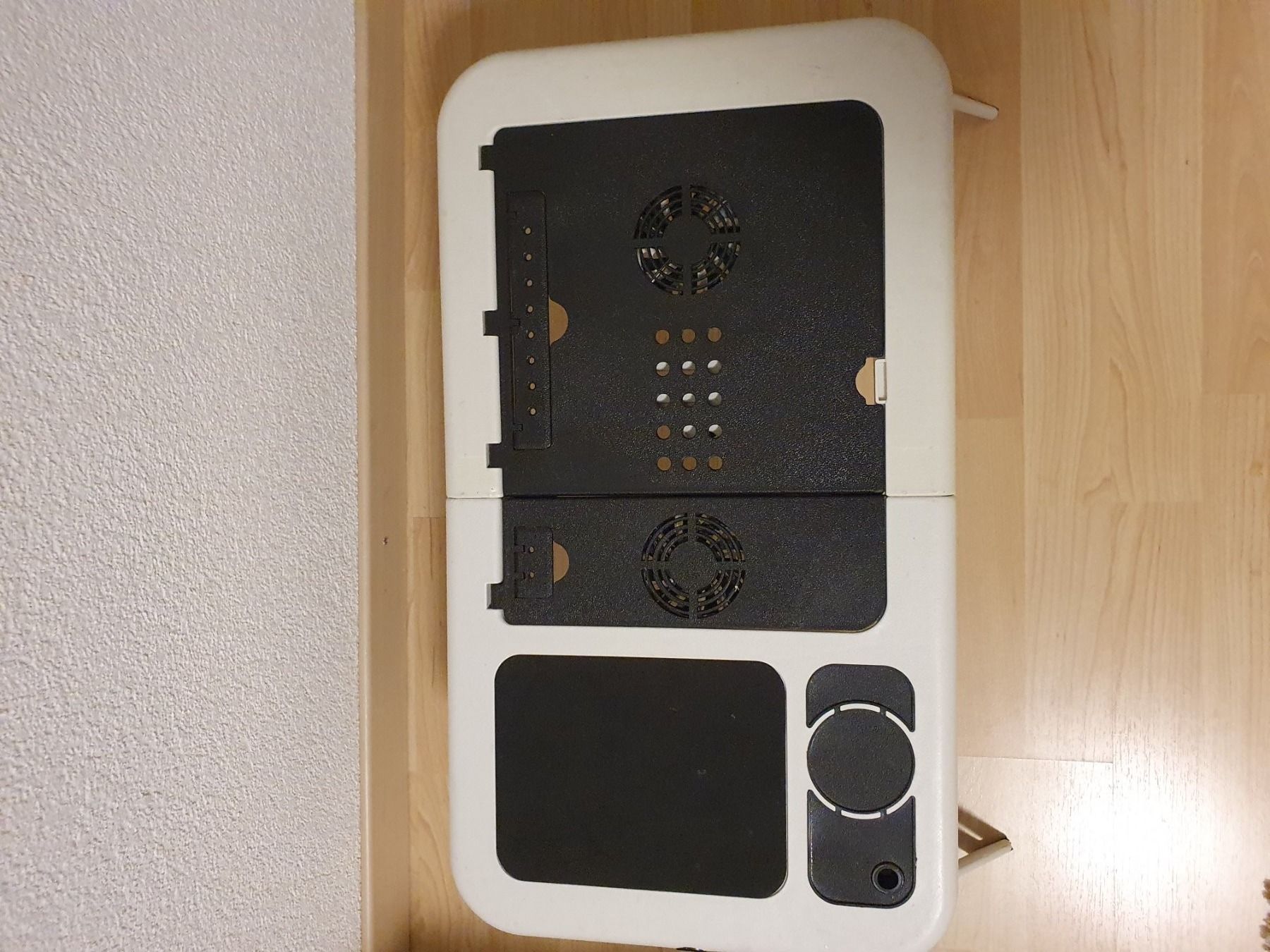 Notebook: Laptop-Betttisch mit Ventilator – Usato da Gossau venduto da ismetinho 1