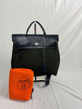 Hermès Herbag Ado PM Khaki/Schwarz mit Cadena & Staubbeutel❗