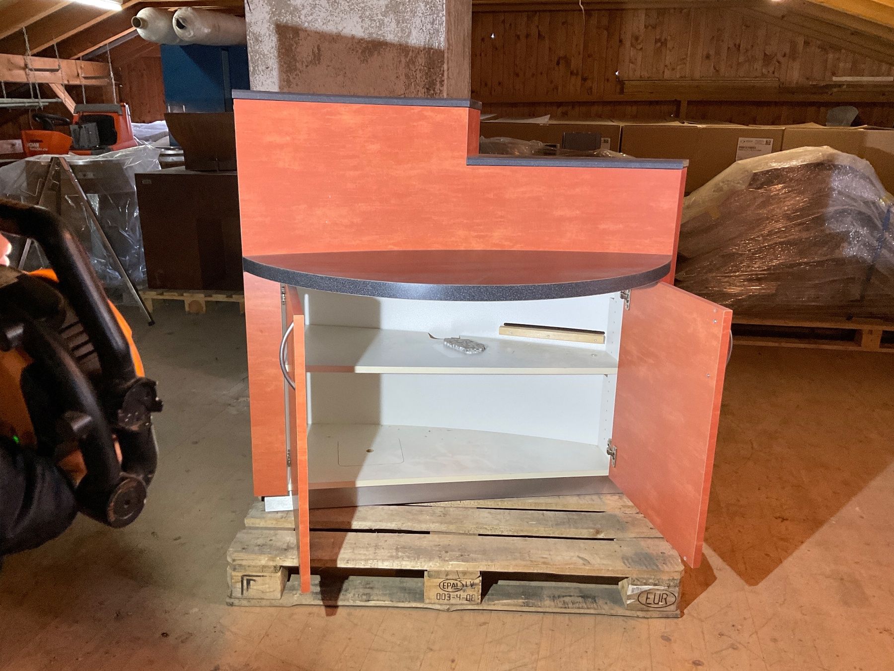 Allestimento di negozi e stand fieristici: Gebrauchte Bar / Theke – Usato da Bottmingen venduto da bj824 1