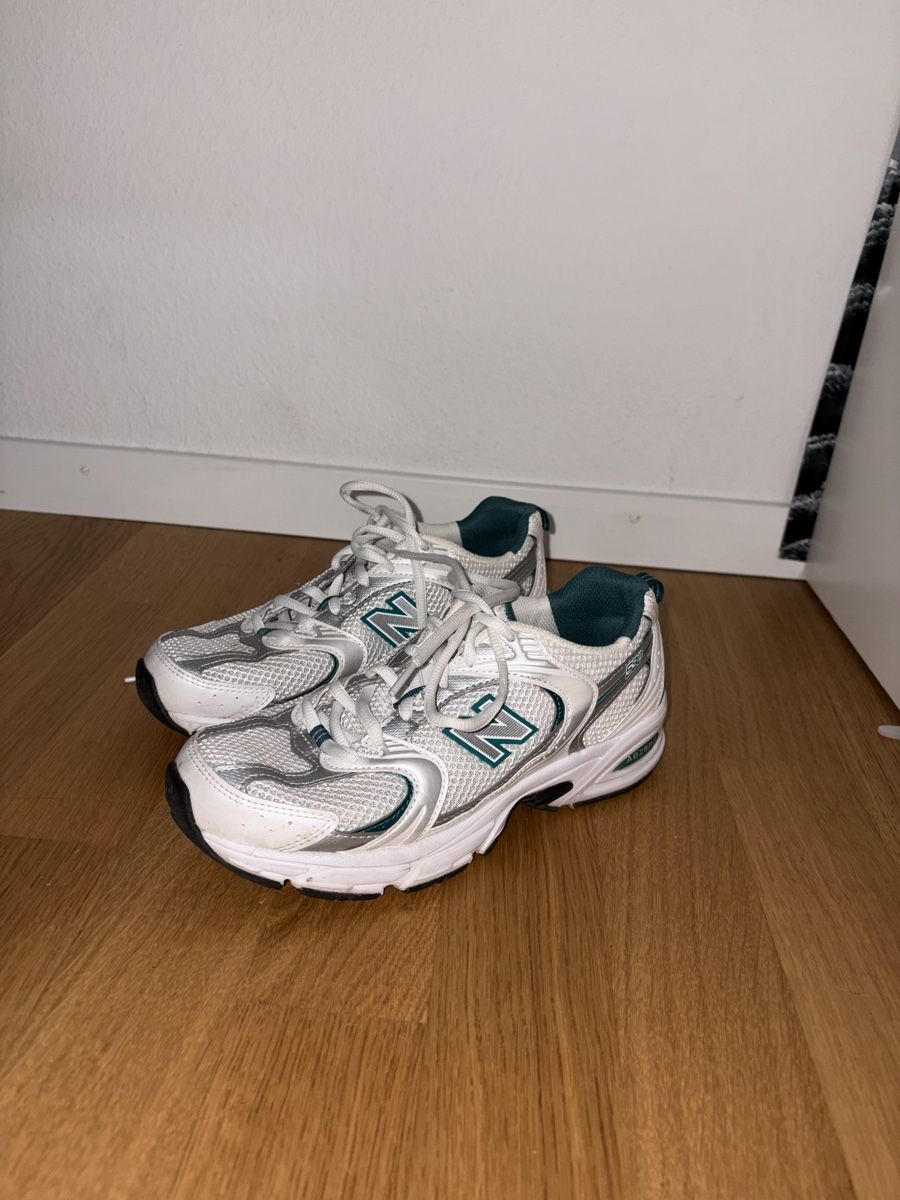 New Balance Scarpe da uomo: New Balance Sneaker MR530 – Nuovo (secondo la descrizione) da Spiez venduto da deborahsarahhh
