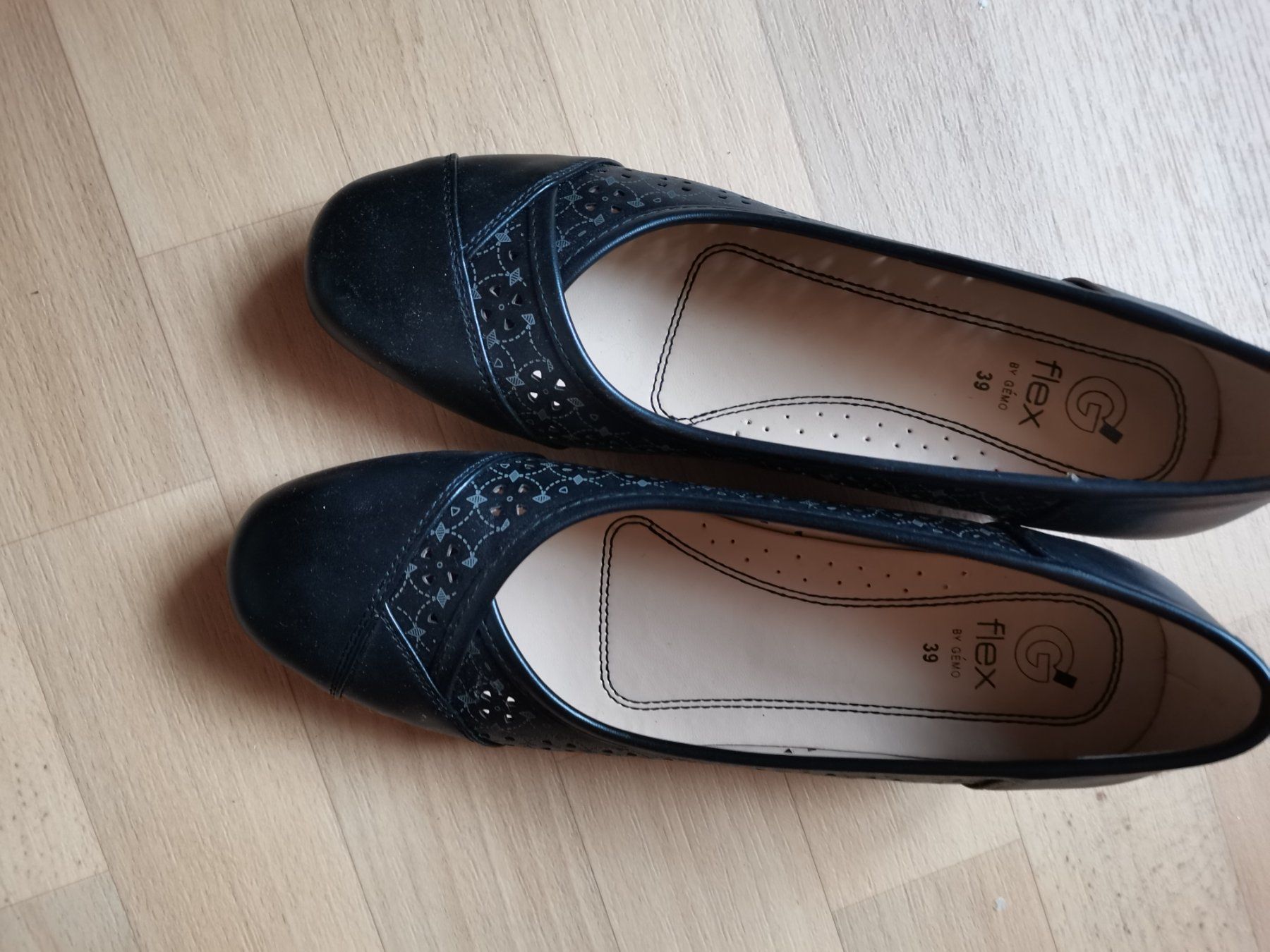 Scarpe da donna: Chaussures neuves no 39 – Usato da Cournillens venduto da masoeur 2
