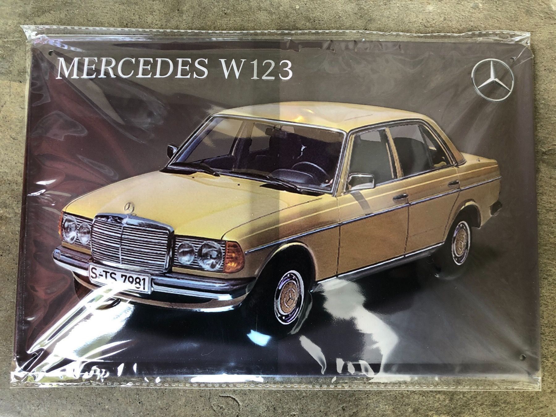 Insegne: Mercedes benz w123 classic Oldtimer – Nuovo e nell'imballaggio originale da Reinach AG venduto da rares75