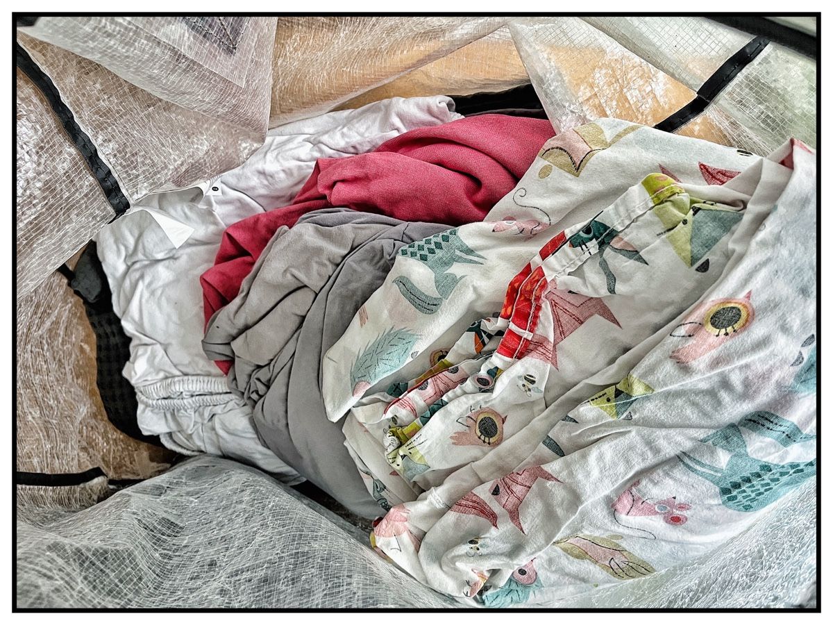 Letti: UTÅKER Stackable bed with 2 mattresses – Usato da Zürich venduto da Franfw 5