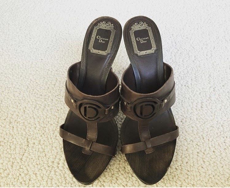 Dior Scarpe da donna: Dior brown sandals – Usato da Dallenwil venduto da ZD2019 4