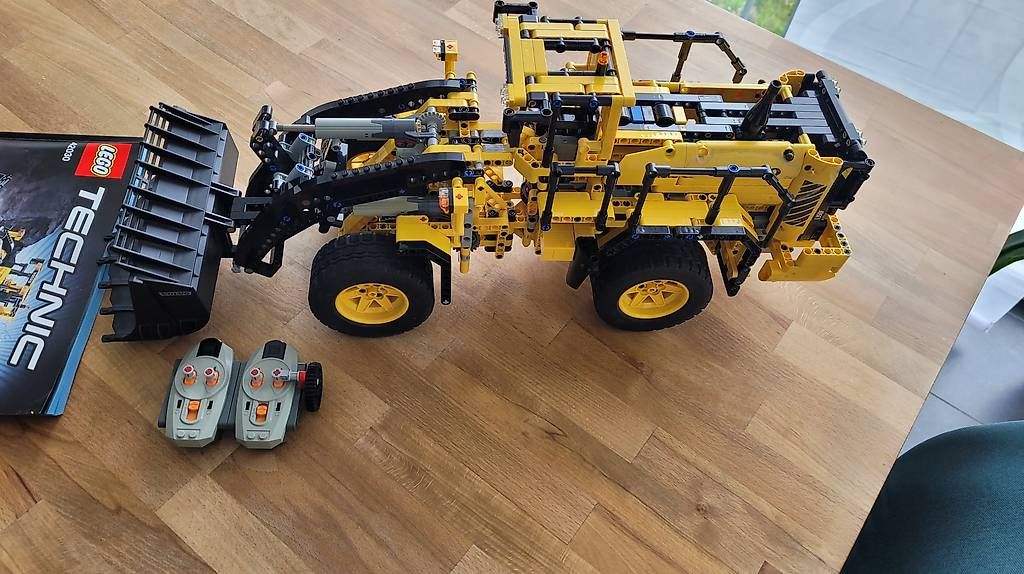Technics Kit di costruzioni: 42030 Volvo mit OVP – Usato da Olten venduto da Einwegparadies 2