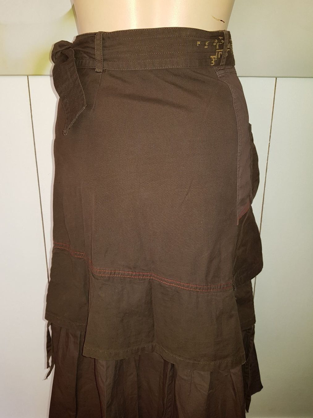Gonne: ROSEBUD Jupe / Rock taille / Grosse 32 CH – Usato da Cossonay-ville venduto da Super-Price-Quality 8