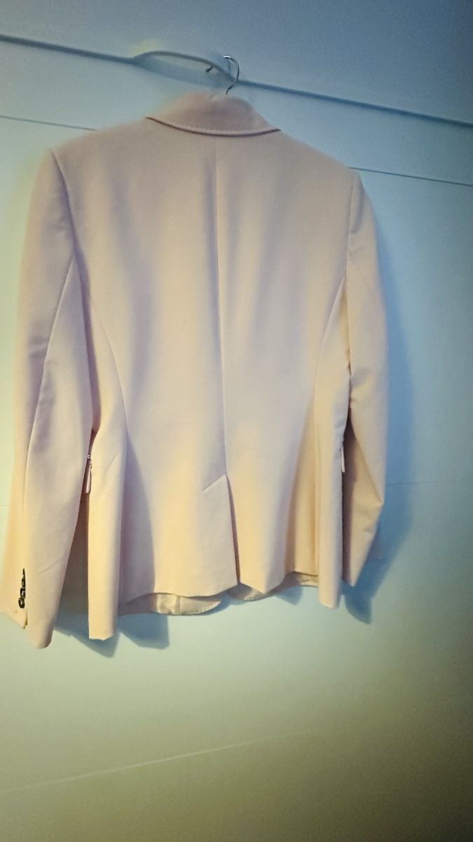 Vestes: Blazer DKNY  – Neuf (Voir description) à Les Acacias par bam_r2rp 1