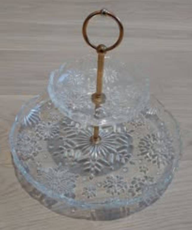 Piatti di portata: Zweistufige Glas Etagere – Usato da Allschwil venduto da rajmahal