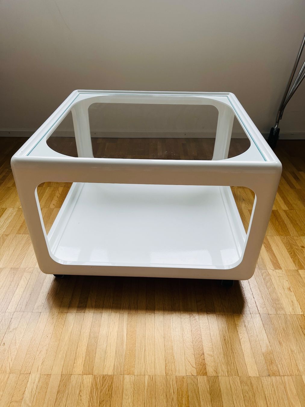 Tische: Mid-Century Space Age Couchtisch – Gebraucht aus Wallisellen von MT1221 1