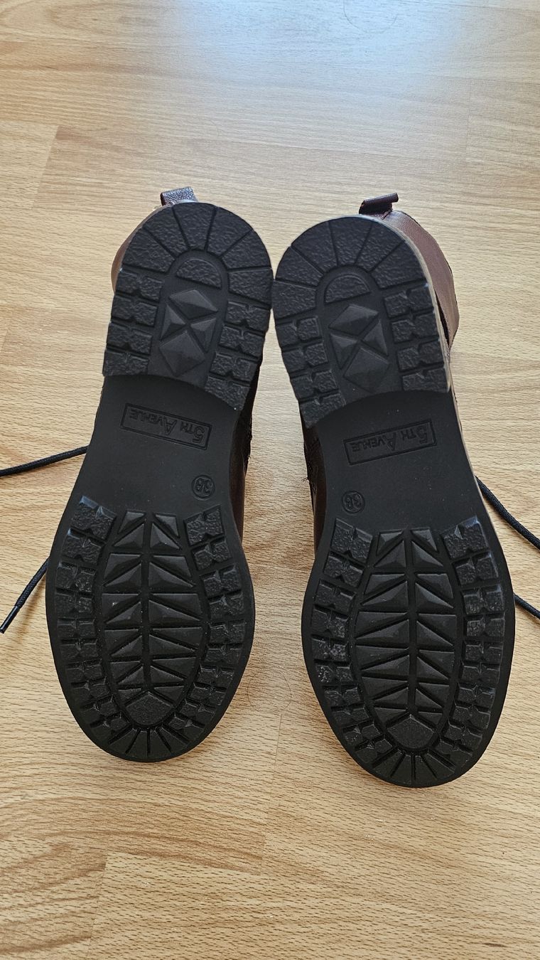 Chaussures femmes: Neue Leder-Boots Grösse 38 – Neuf (Voir description) à Rüschlikon par Schildchroetli 3