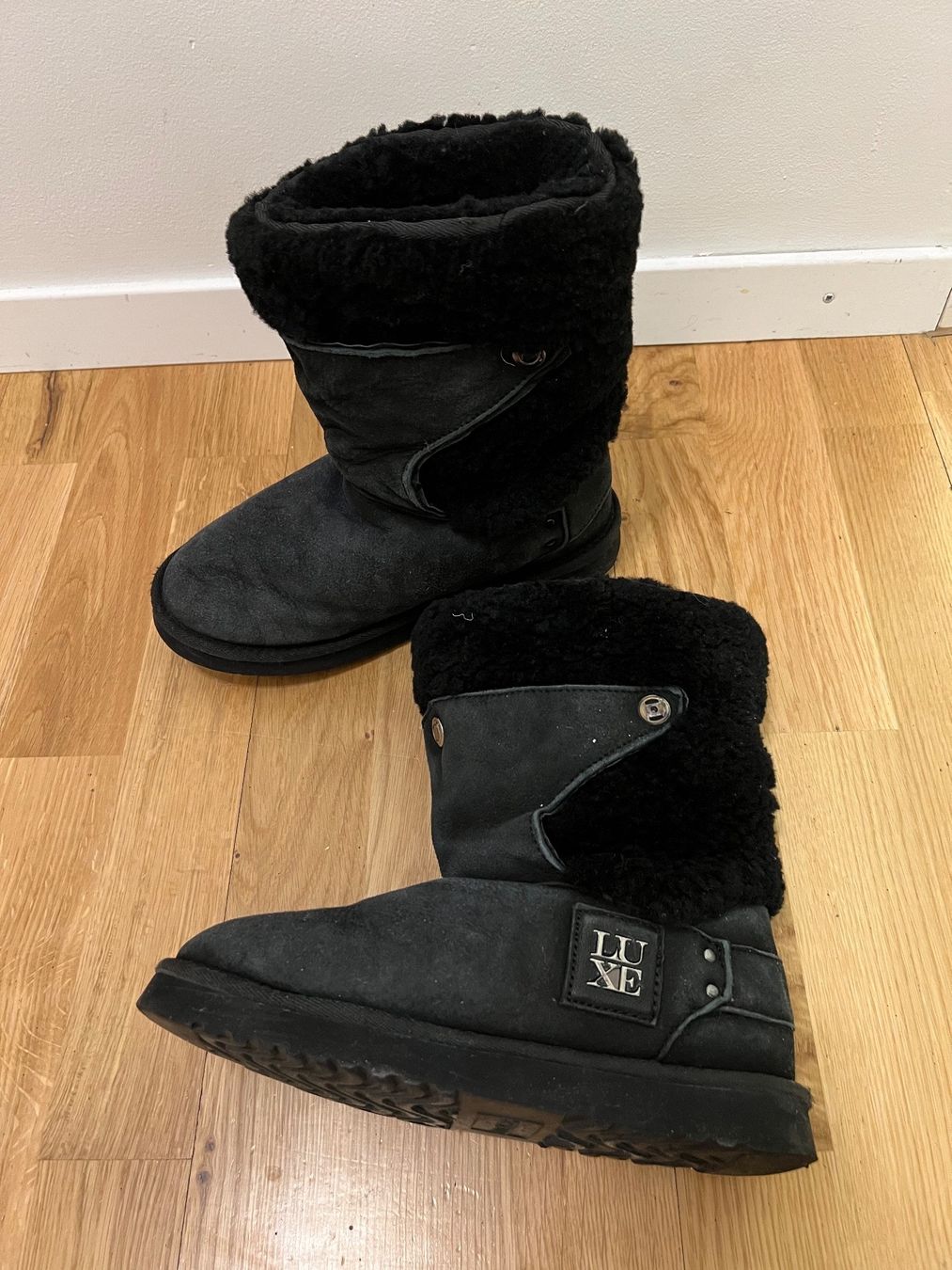 Ugg Scarpe da donna: LUXE AUSTRALIA Uggs Stiefel Boots Gr 38 – Usato da Ebmatingen venduto da dartim 2