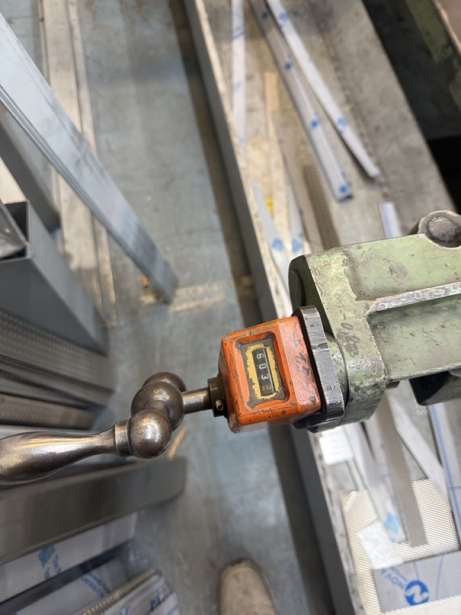 Tutte le macchine: Blechschere Edwards Truecut B-25/2000 DD gebraucht – Usato da Effretikon venduto da Metacon8307 4