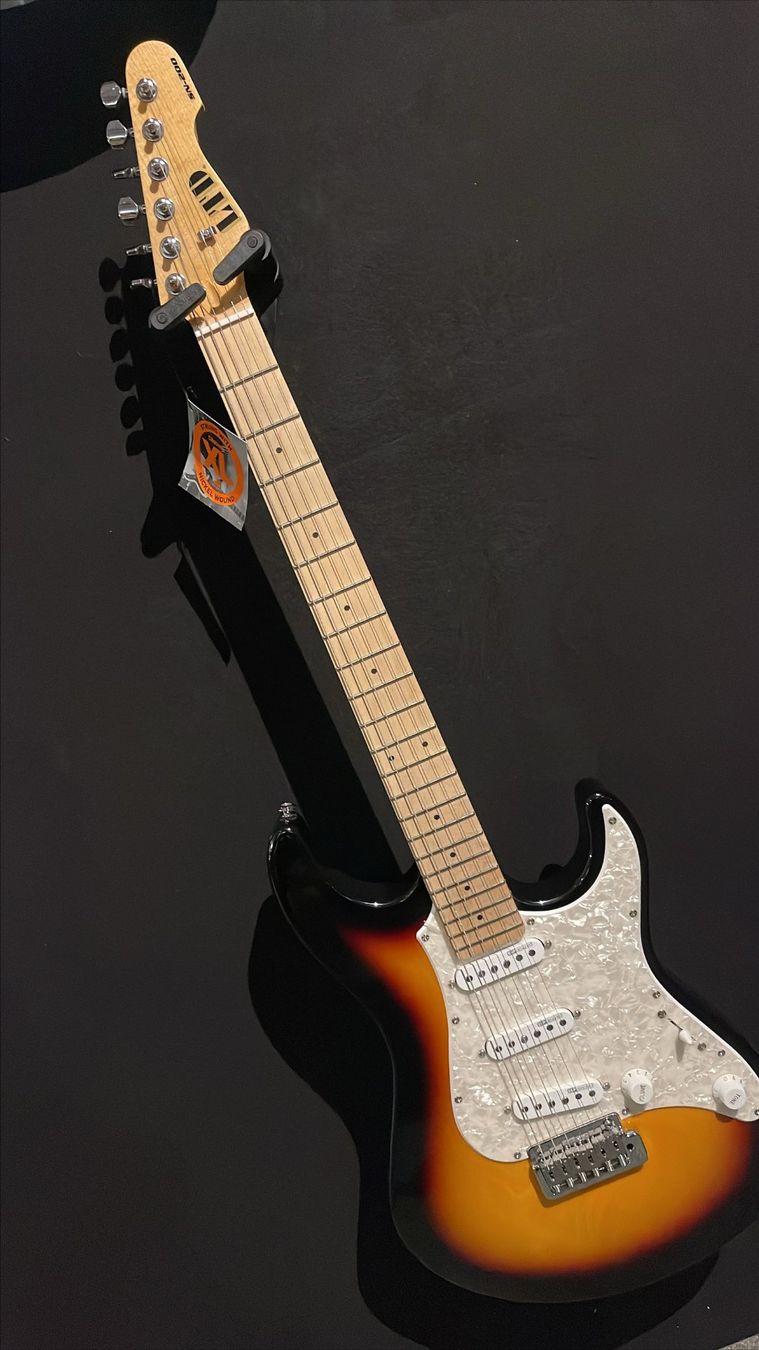 Esp Strumenti musicali: ESP LTD SN-200W Maple 3-Tone Sunburst E-Gitarre – Nuovo (secondo la descrizione) da Kaiserstuhl AG venduto da GTM-Kaiserstuhl