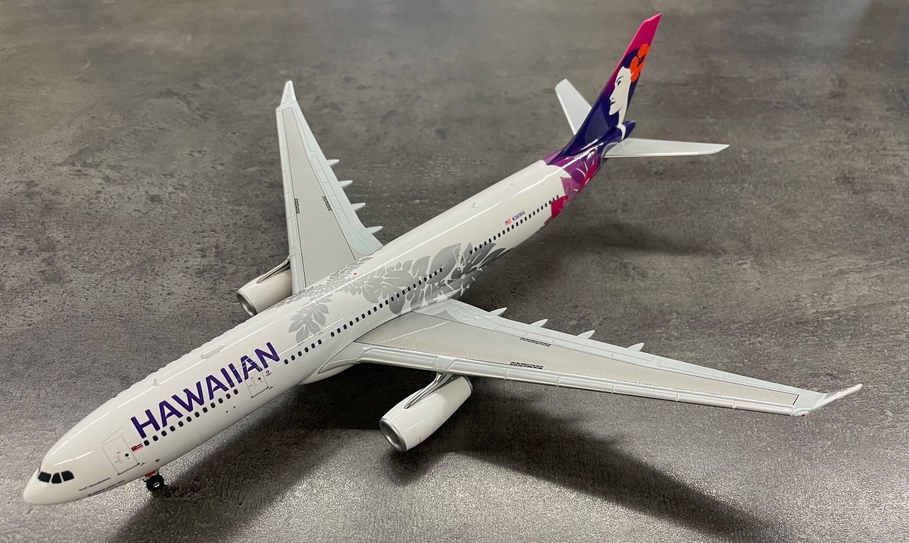 Herpa Modellbausätze & Standmodelle: Herpa Wings 571753 "Hawaiian" – Neu und originalverpackt aus Sursee von Toni-SpielSursee 1