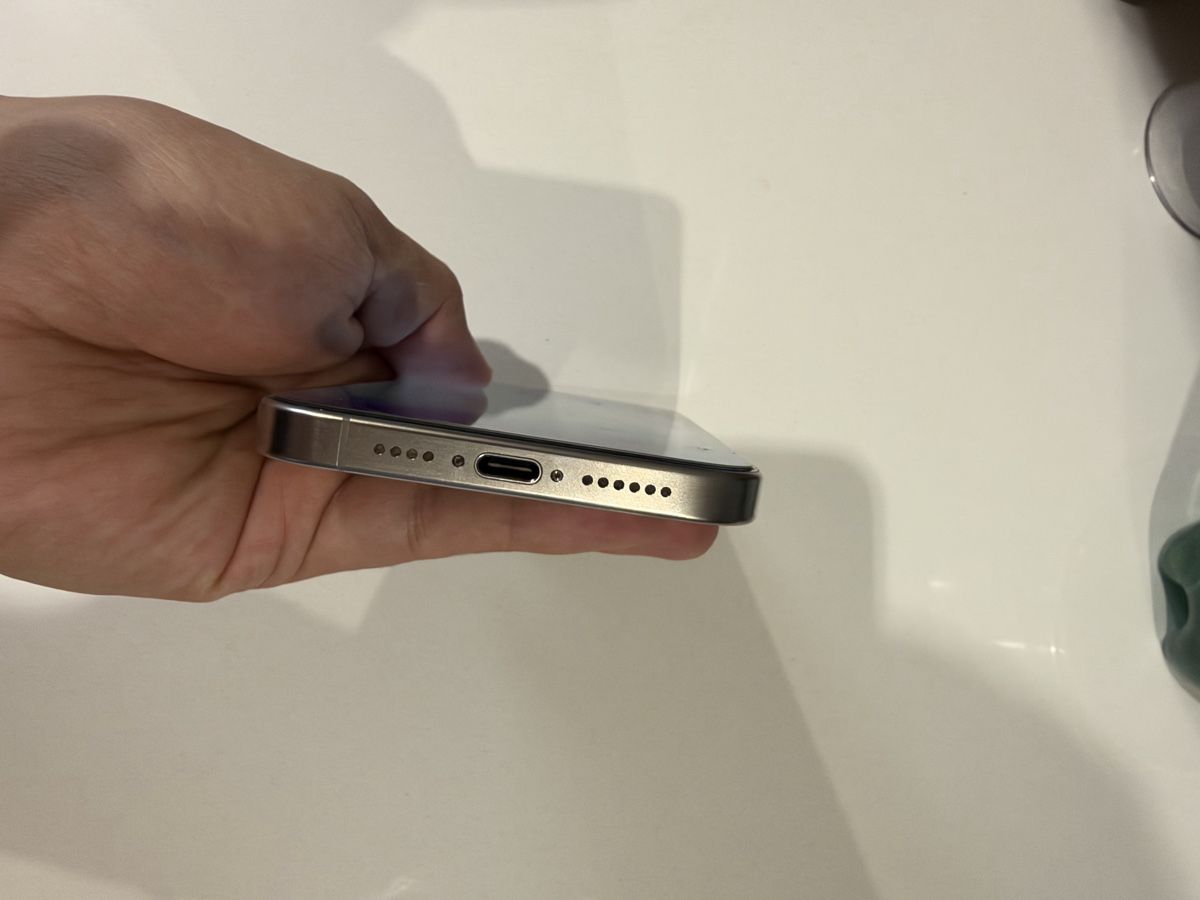 Apple Telefoni cellulari / Smartphones: Iphone 15 Pro Max 256GB silber – Nuovo (secondo la descrizione) da Basadingen venduto da rya_n9tc 5