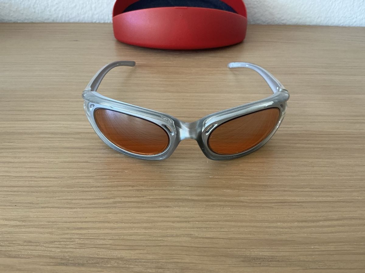 Puma Brillen & Gläser: Puma Sonnenbrille Silber mit Hülle – Gebraucht aus Bern von Laura_E 1