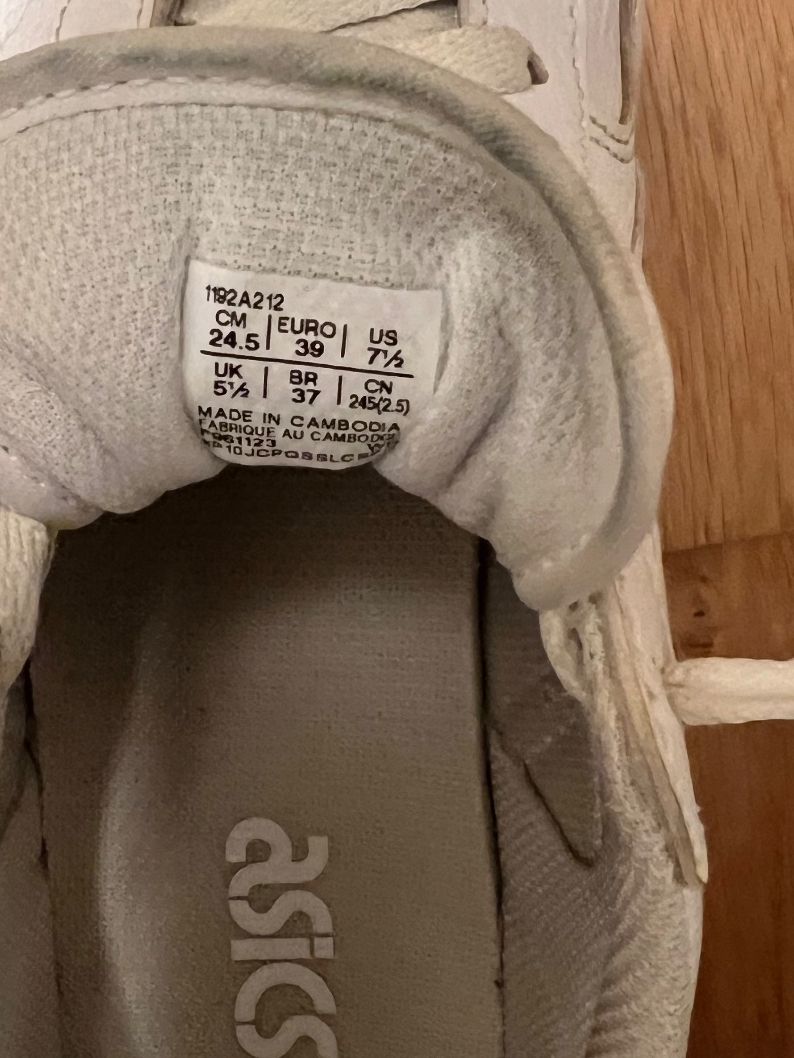 Asics Scarpe da uomo: Asics Sneaker Weiss Grösse 39 – Usato da Münchenbuchsee venduto da jes_hyd9 2