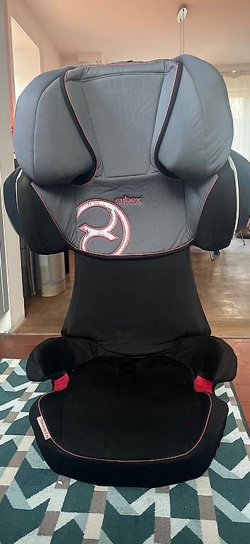 Seggiolini per auto: Autokindersitz CYBEX X2-Fix – Usato da Muttenz venduto da Linderli1 1
