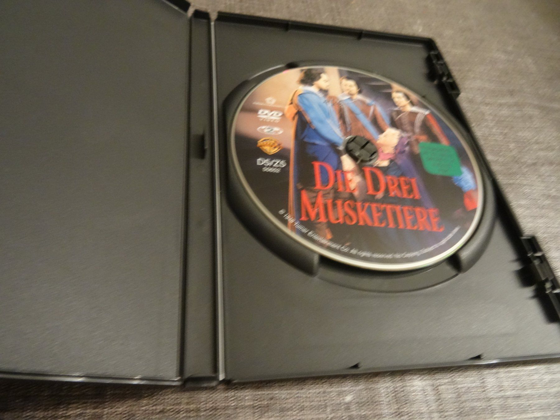 Tutti i DVDs: DVD Die Drei Musketiere – Usato da Olten venduto da Disc-Verkauf 1