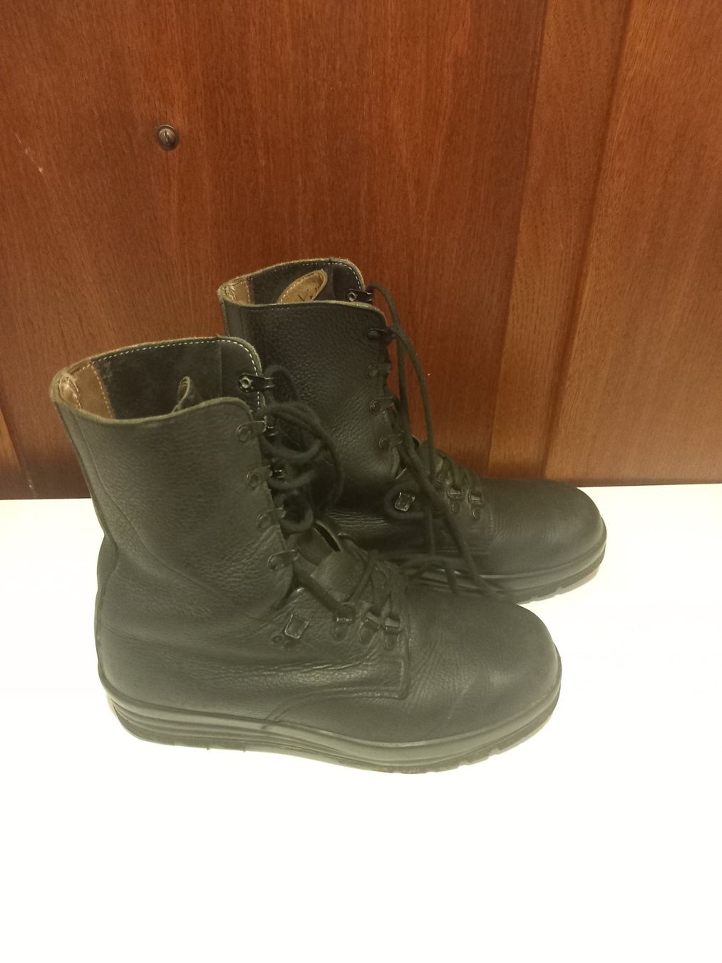 Schweizer Armee Herrenschuhe: Bottes combat armée suisse neuves – Gebraucht aus Carouge GE von CLODIAR 1