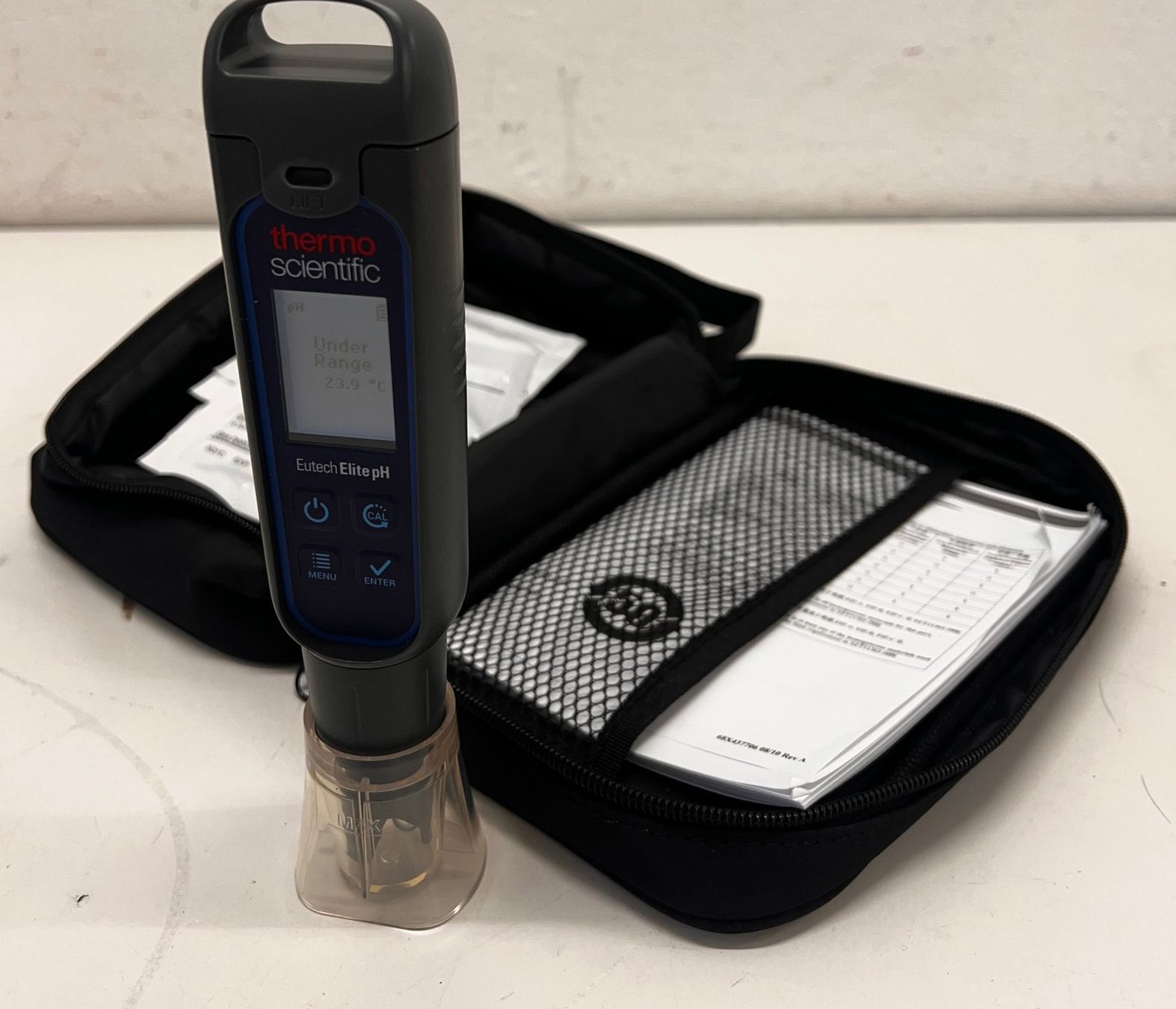 Matériel de laboratoire: Thermo Scientific Elite pH Pocket Tester – D'occasion à Niederdorf par LeptonAG_Labor 1