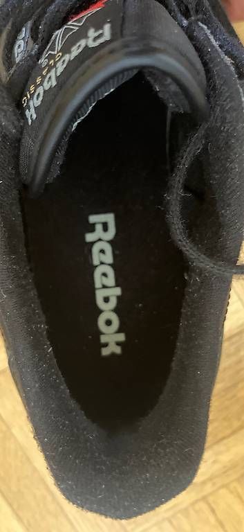 Reebok Chaussures hommes: Sneakers REEBOK Schwarz Gr. 44 – D'occasion à Urdorf par Resumasa 4