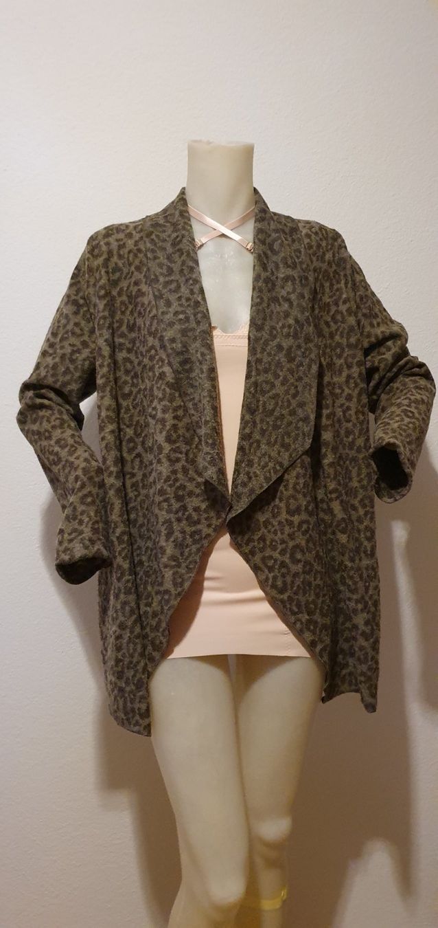 Giacche: ZAİDA Kardigan gr38, woollblend – Usato da Niederbipp venduto da fashionfuchs 1