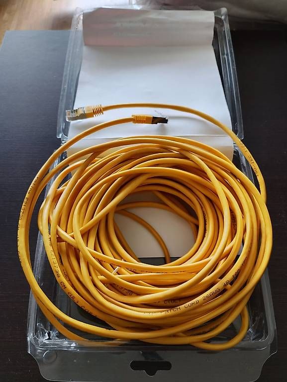 Cavi: Câble Ethernet patch FTP cat. 5e jaune, 20 mètres (neuf) – Usato da Genève venduto da DanielRomagnoli