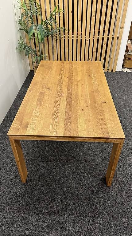 Tables: Massiver Esstisch Eiche 180x100 cm – D'occasion à Münchenbuchsee par Mekran