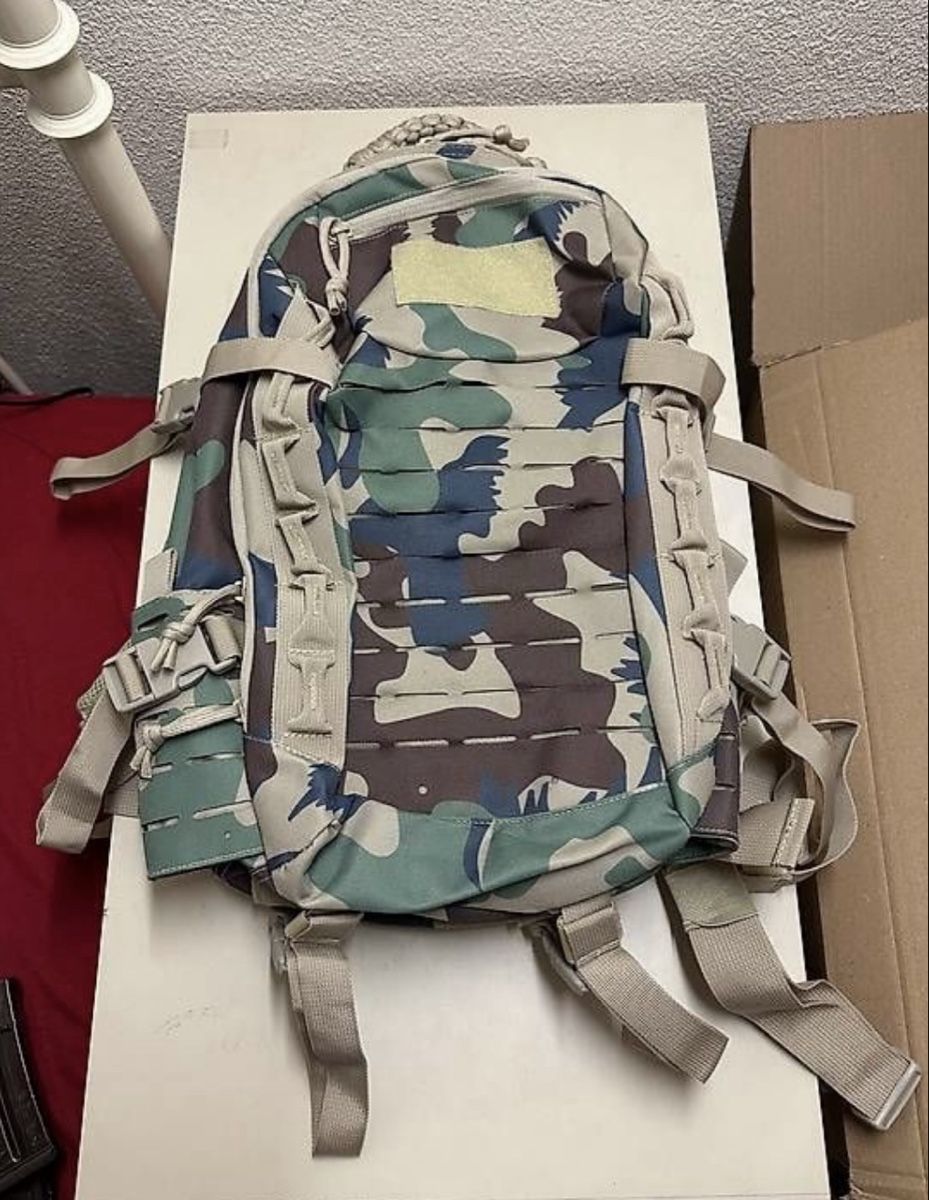Sacs à dos: Armtec Rucksack Tactical "Molle", Summer-Camo – Neuf (Voir description) à Brüttisellen par Psa_1m